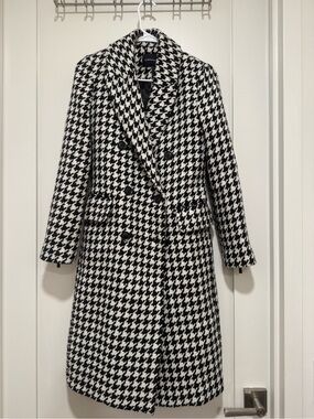 Double-Breasted BCBG Max Azria Houndstooth Wool Coat - Black & White